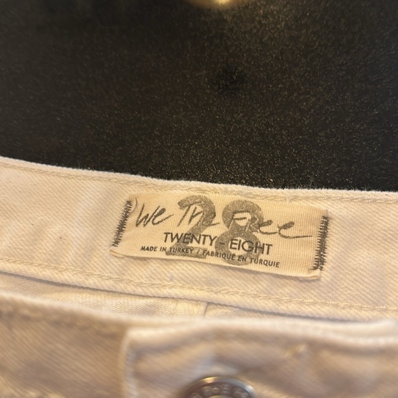 We the Free 100% Cotton NWT White Denim Shorts Trendy Fresh Summer Casual S/28W - Picture 7 of 10